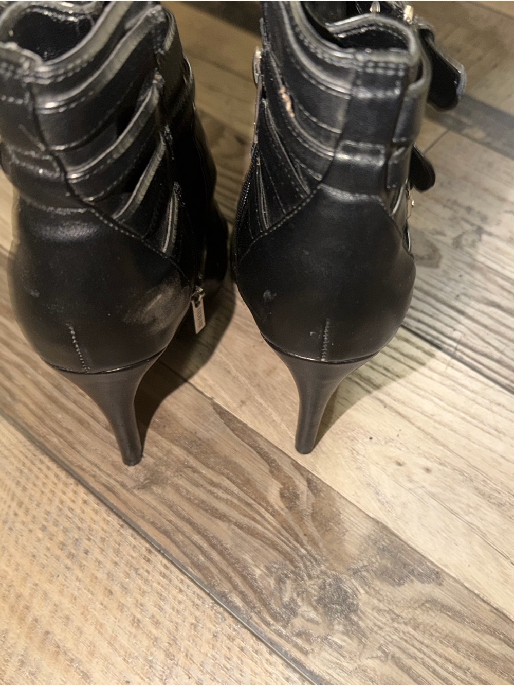 Guess Black Pointed-Toe Ankle Boots with Buckle Straps - Picture 5 of 6